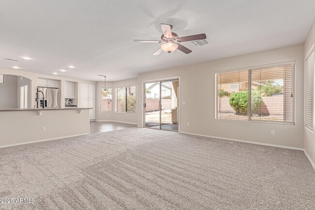 Building Photo - 2302 E Torrey Pines Pl