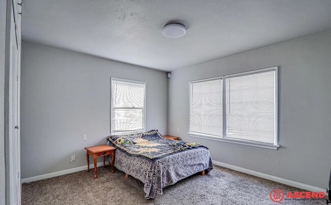 Building Photo - 2403 Belle Ter