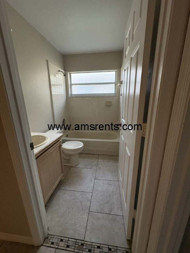 Building Photo - Spacious 3 bedroom House in Indian Ridge Villas