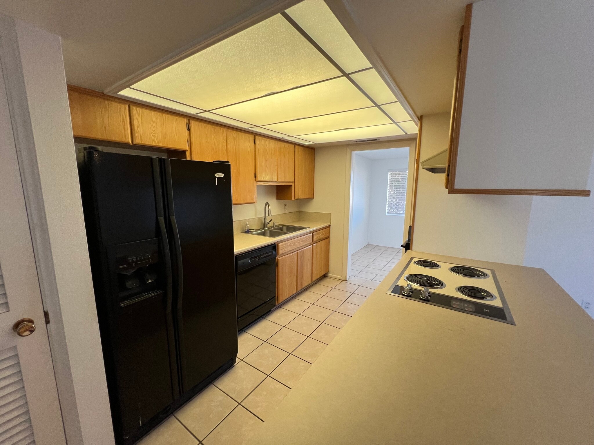 Building Photo - 848 S Saranac Ave