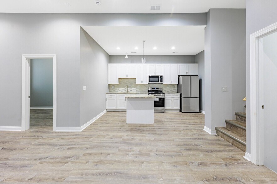 Building Photo - 2800 S Saint Louis Ave