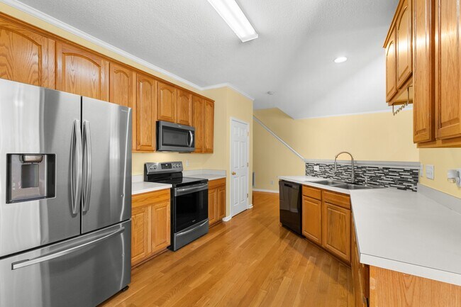 Building Photo - 100 Henson Pl