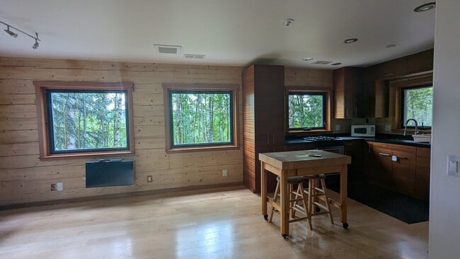 Building Photo - 3140 Moose Mountain Rd