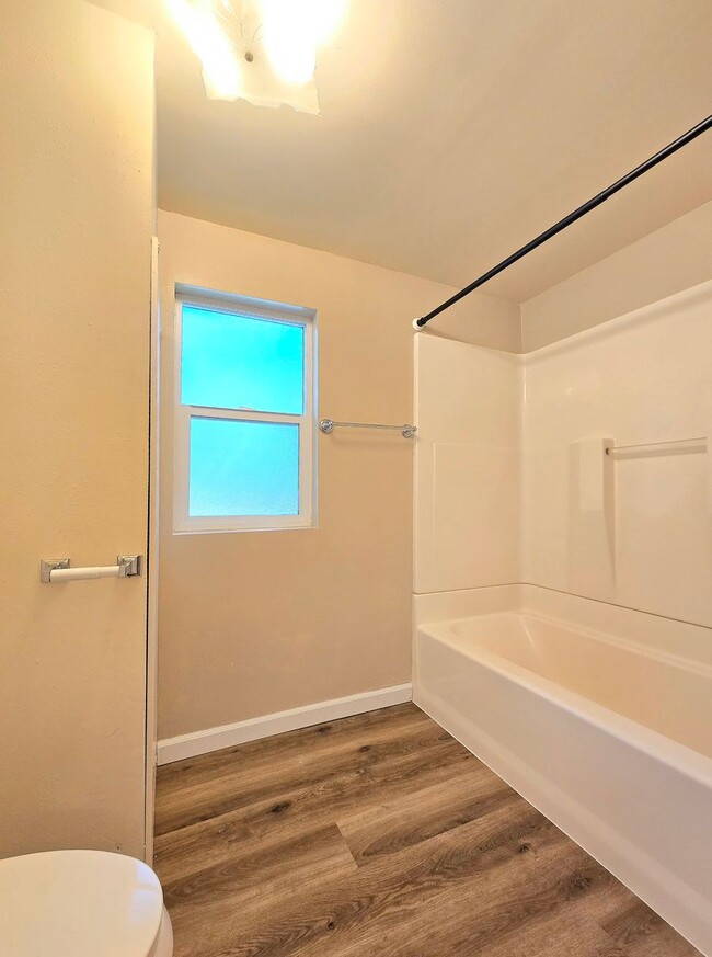 Building Photo - 3 Bedroom Home in Marysville  Pet Friendly...