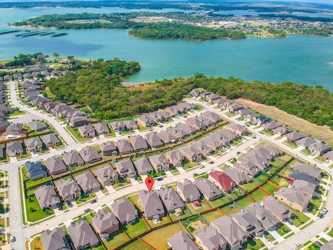 Building Photo - 4713 Lake Cove Way