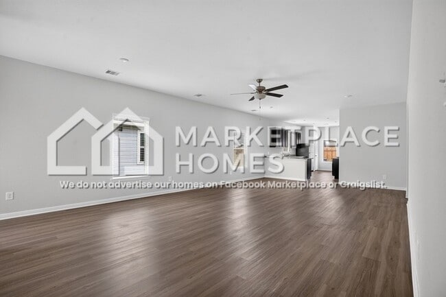 Building Photo - 15623 Plum Brk Dr