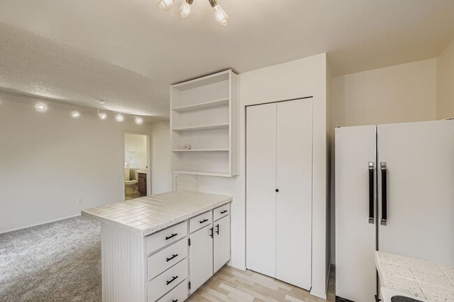 Building Photo - Fully-Remodeled 3 Bed 2.5 Bath Kirkland Home!
