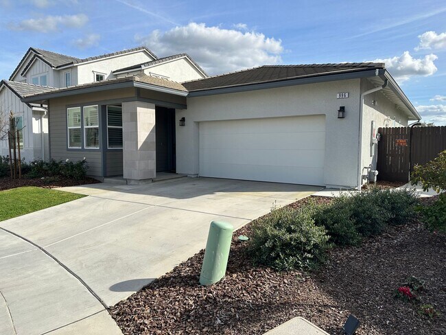 Building Photo - Gorgeous Riverstone 3/2