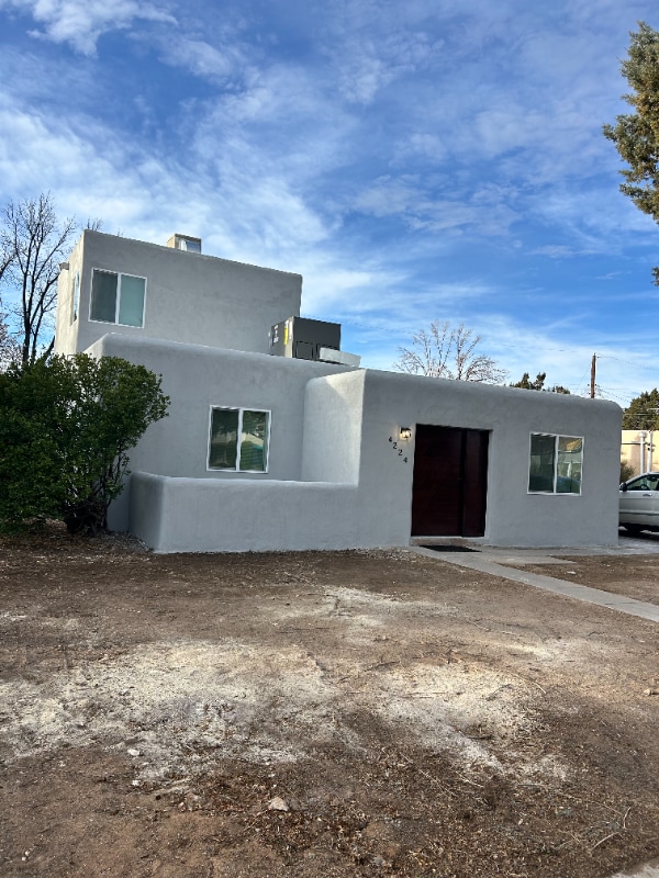 Building Photo - 4224 Roma Ave NE