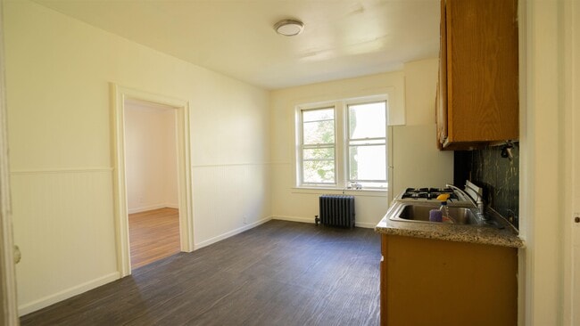 Building Photo - 573 Ave E