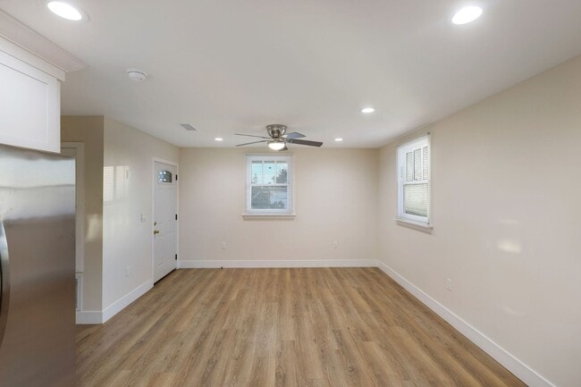 Building Photo - Brand New 2BR/1BA with Downtown LA Views in Historic Pico Union - First Time  on Market!