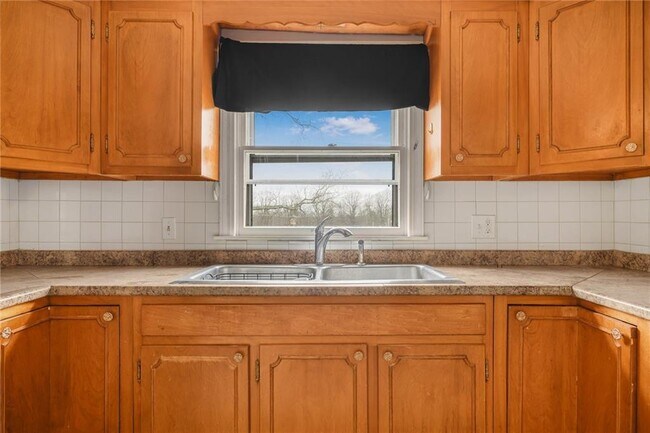 Building Photo - 3421 Pawtucket Ave