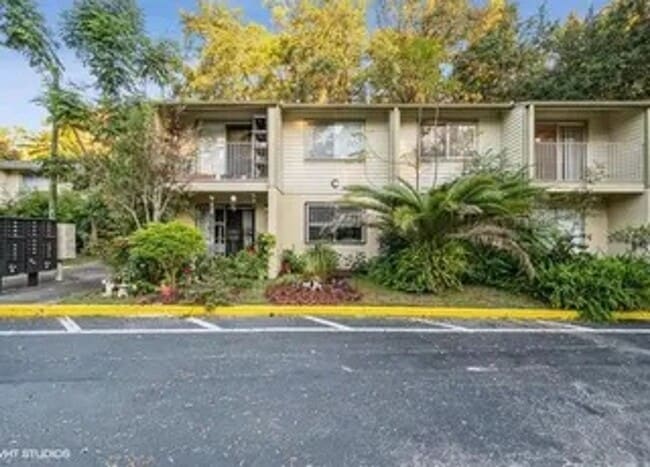 Building Photo - 1 Bd 1 Ba Near UF-Tumblin Creek Condominiums