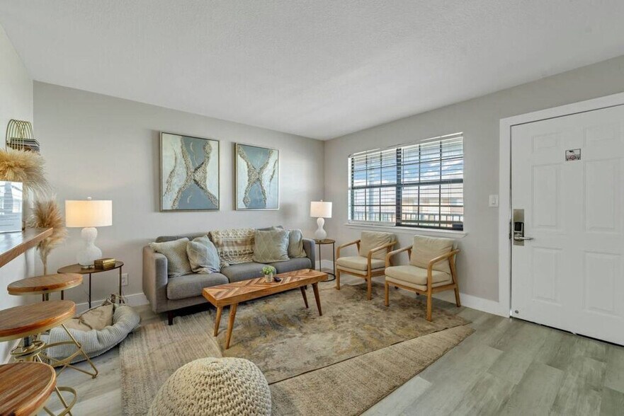 Building Photo - 312 Bream Ave