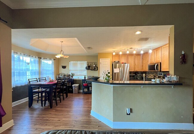 Building Photo - Pet Friendly 3BR/2BA Home on 1 acre in SW Gainesville - available Mid-October!