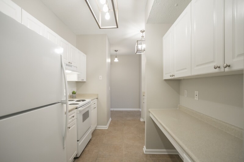 Building Photo - 2025 Woodmont Blvd