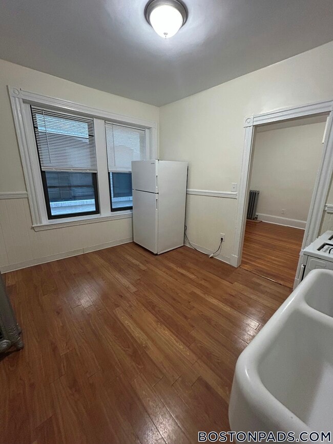 Building Photo - 885 Massachusetts Ave