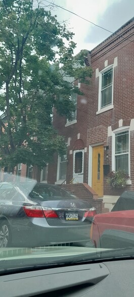 Primary Photo - 421 McClellan St