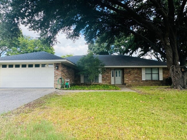 Primary Photo - Amazing Midway ISD Home