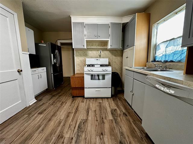 Building Photo - 2438 W Clarendon Dr