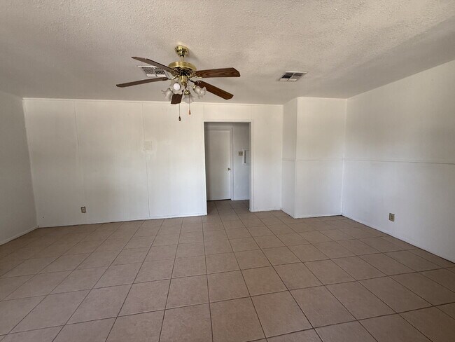 Building Photo - 7289 Mimosa Ave