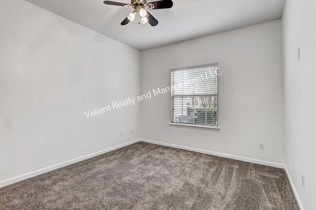 Building Photo - 575 Oakleaf Plantation Pkwy