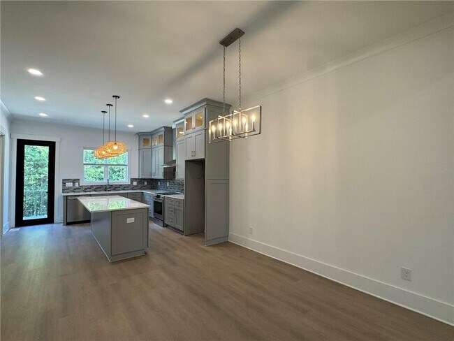 Building Photo - 173 Brush Creek Ct