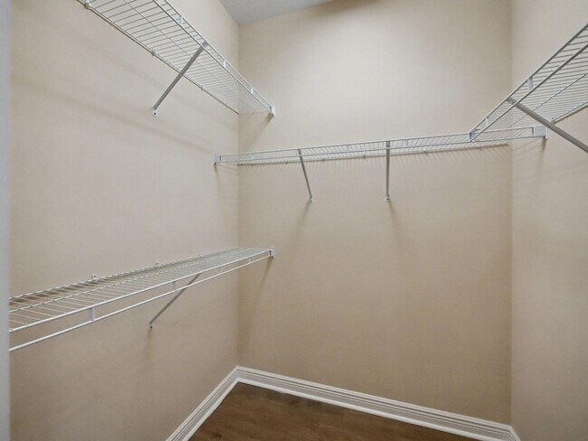 Building Photo - 12115 SW Bennington Cir