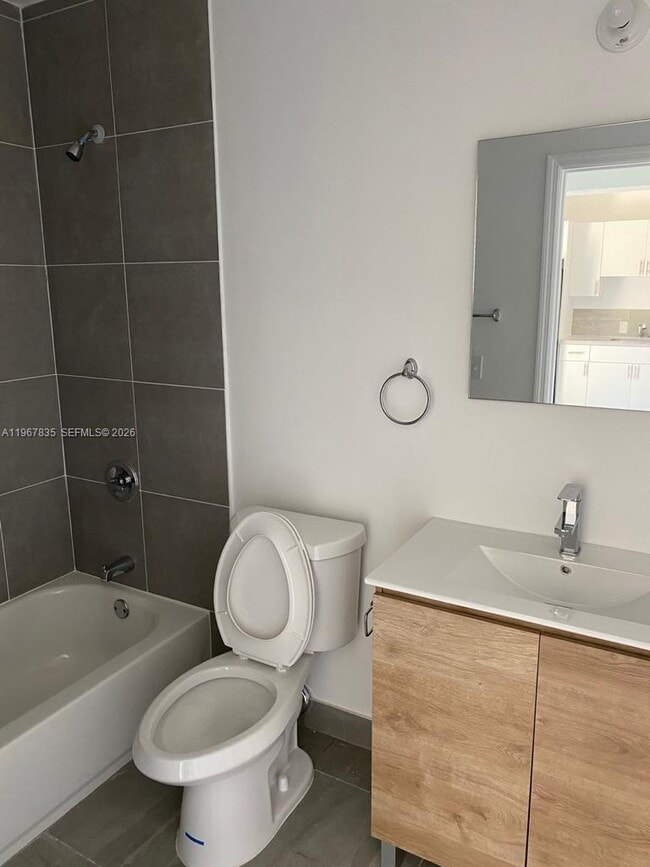 Building Photo - 4023 SW 19th St