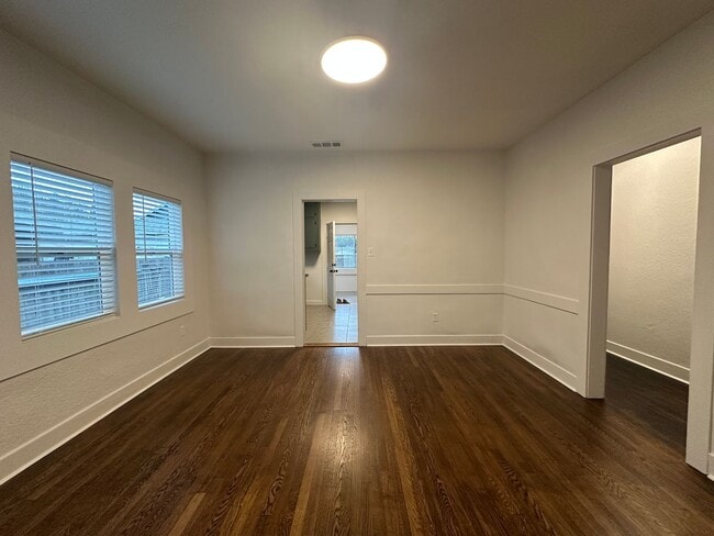 Building Photo - 1456 Magnolia Ave