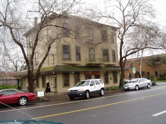 Building Photo - 1429 28th St