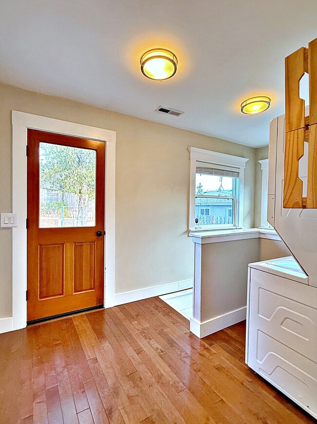 Building Photo - 3628 SE 49th Ave