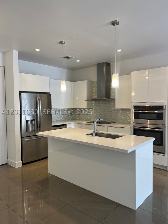 Building Photo - 10245 NW 63rd Terrace