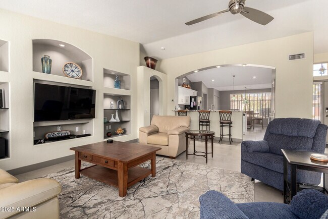 Building Photo - 9637 E Sundune Dr
