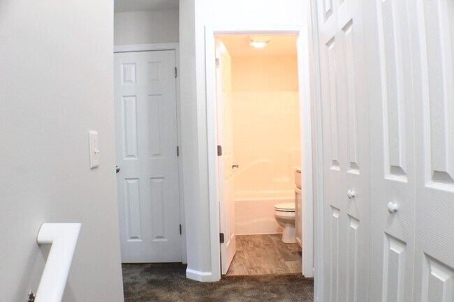 Building Photo - Spacious 3-Bedroom Townhome for Rent – Steps from Sentara RMH!