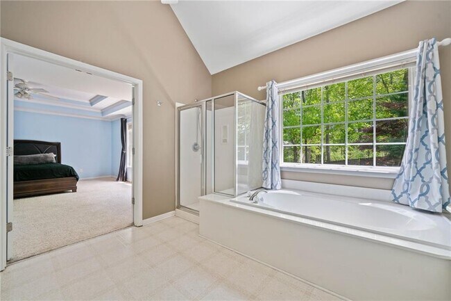 Building Photo - 3338 Hackmatack Dr NW