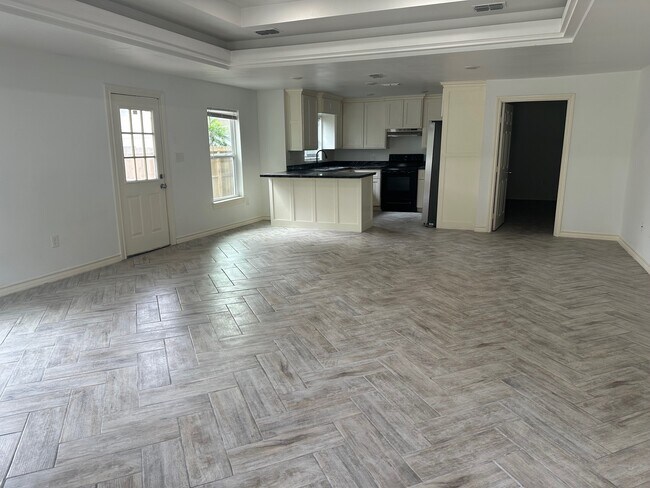 Building Photo - 806 Old Angleton Rd