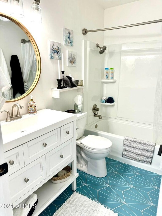 Building Photo - 1916 E Inverness Ave