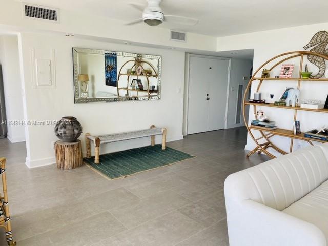 Building Photo - 613 Ocean Dr