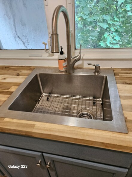 Stainless Steal Sink - 114 Elm St