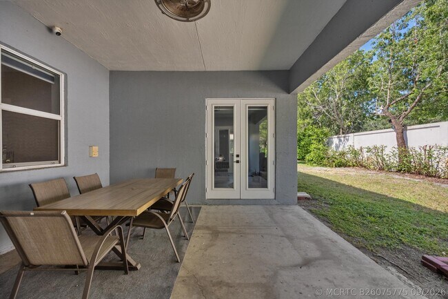 Building Photo - 2926 Dovedale Ct