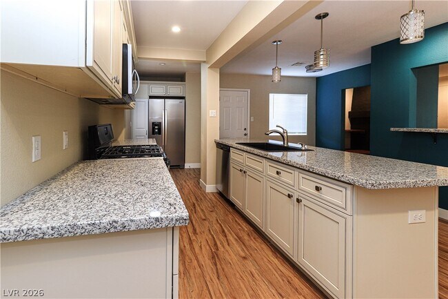 Building Photo - 2100 Santa Ynez Dr