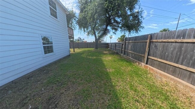 Building Photo - 6201 Heards Ln