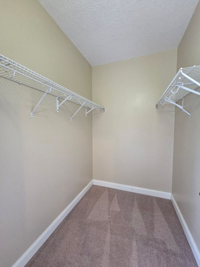 Building Photo - 1174 Buchanan Loop