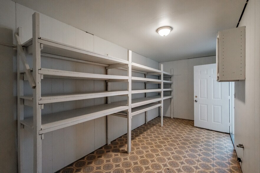 pantry/storage - 14607 Dominic Rd NE