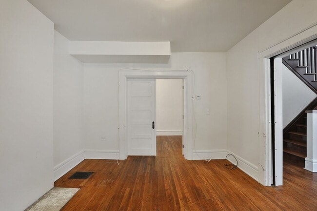 Building Photo - 126-126.5-1265 Frambes Ave