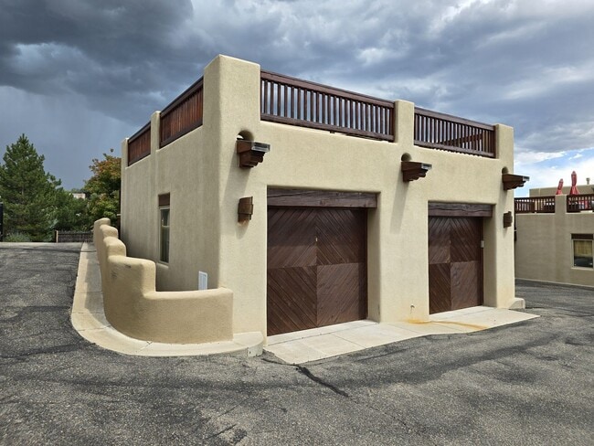 Building Photo - 501 Rio Grande Ave
