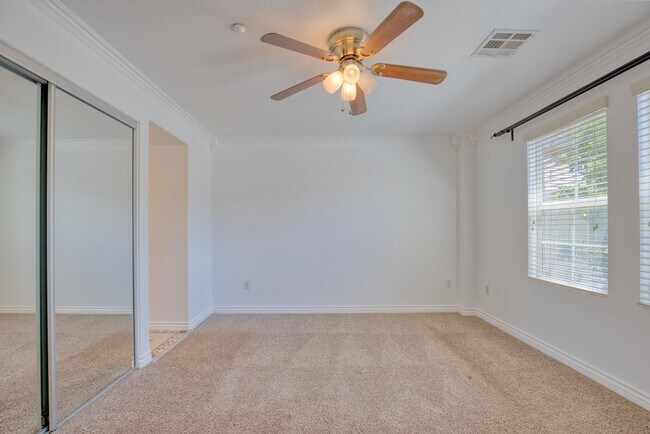 Building Photo - 2706 Black Locust Ct
