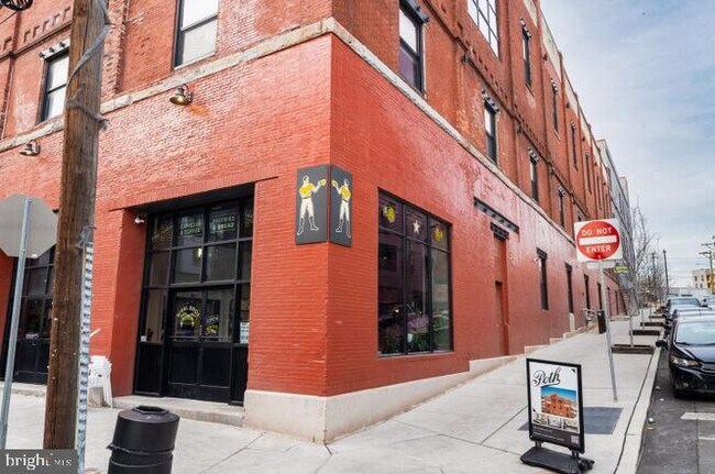 Building Photo - 1501 N 31st St