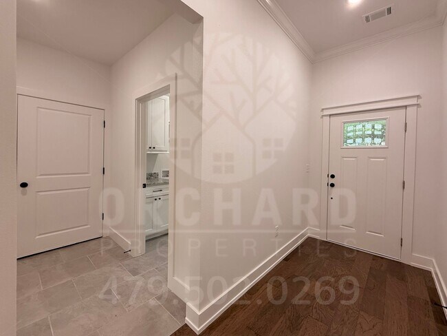 Building Photo - 12 Kinross Dr